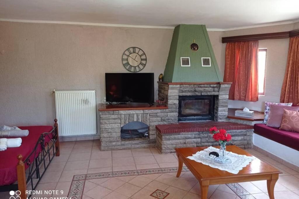 Villa Afroditi - Cozy Appartment Close To The Sea Neápolis Buitenkant foto